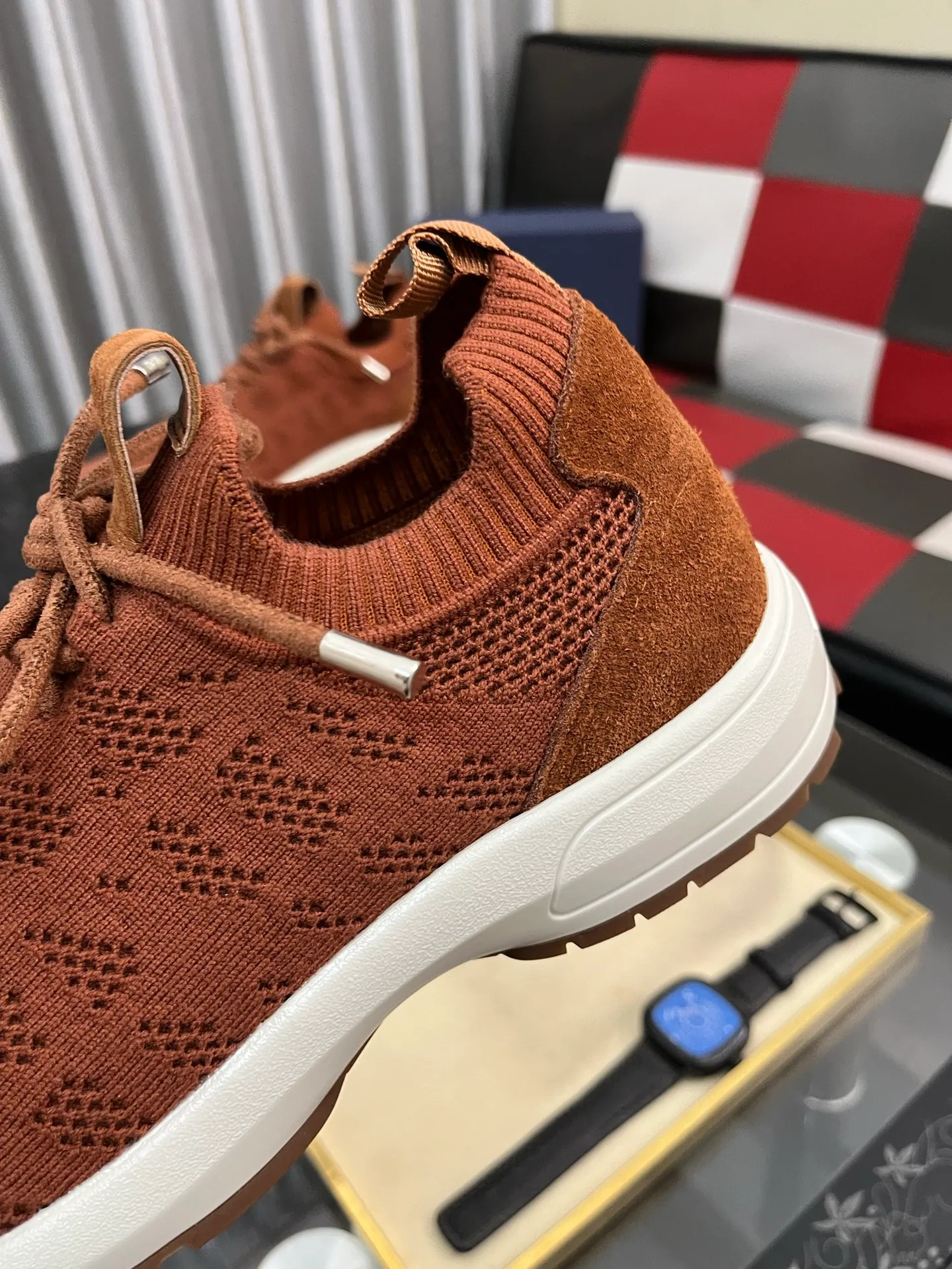 Men's shoes 💰: 400⌚️⌚️2025 new Dior fly-knit breathable casual men's shoes are on the market, original order, impeccable, the upper is made of imported fly-knit, and the original outsole is made one to one quarter. It is super comfortable on the feet. It is a must-buy pair of shoes. Available in sizes 38-446️⃣